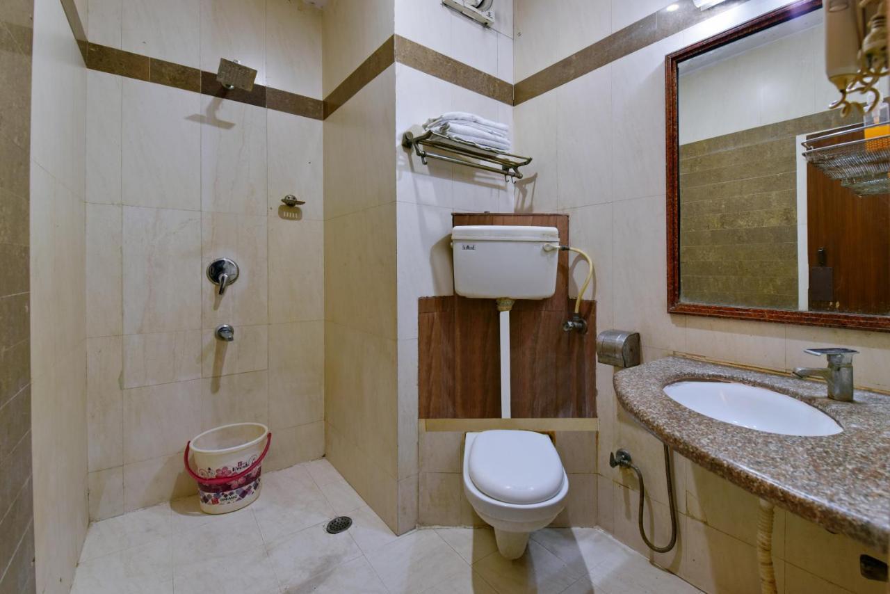 Hotel Revels By A1Rooms Nowe Delhi Zewnętrze zdjęcie